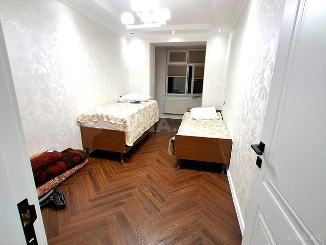 Продаётся 3-комн. вторичка 90 м², м. Кара Караев, photo 11 from 32
