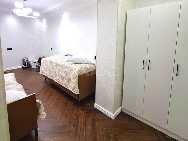 Продаётся 3-комн. вторичка 90 м², м. Кара Караев, photo 8 from 32