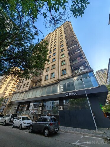 Продаётся 3-комн. новостройка 134 м², м. Низами, photo 1 from 29