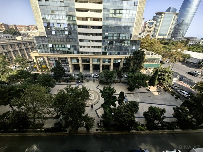 Satılır 3 otaqlı köhnə tikili 125 m², 28 May m., photo 14 from 28