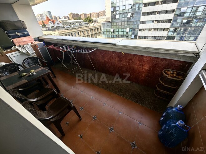 Satılır 3 otaqlı köhnə tikili 125 m², 28 May m., photo 13 from 28
