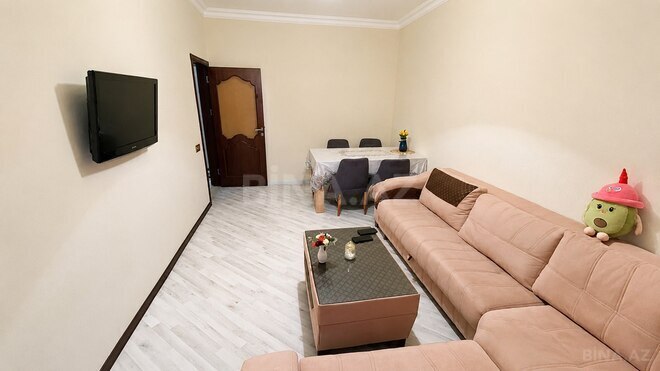 Satılır 2 otaqlı köhnə tikili 65 m², Xalqlar Dostluğu m., photo 1 from 11