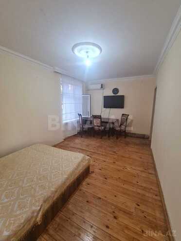 Satılır 2 otaqlı köhnə tikili 45 m², Əhmədli q., photo 1 from 11