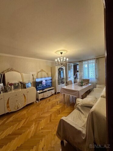 Продаётся 3-комн. вторичка 62 м², м. Иншаатчылар, photo 3 from 13