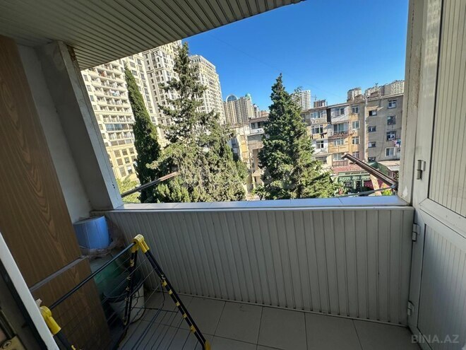 Продаётся 3-комн. вторичка 62 м², м. Иншаатчылар, photo 11 from 13