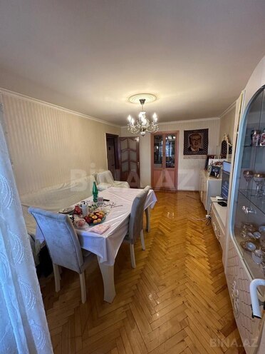 Продаётся 3-комн. вторичка 62 м², м. Иншаатчылар, photo 1 from 13