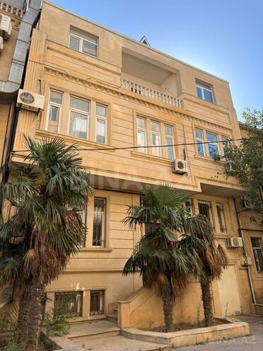Satılır 8 otaqlı həyət evi/bağ evi 850 m², Gənclik m., photo 1 from 19
