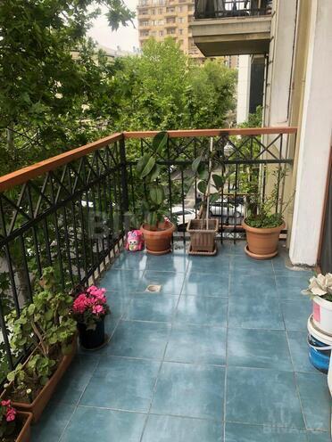 Продаётся 3-комн. вторичка 90 м², м. 28 мая, photo 1 from 19
