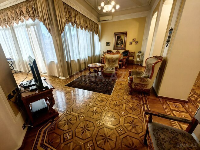 Satılır 6 otaqlı köhnə tikili 345 m², Sahil m., photo 19 from 30