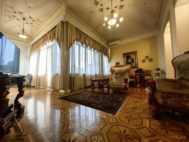 Satılır 6 otaqlı köhnə tikili 345 m², Sahil m., photo 18 from 30