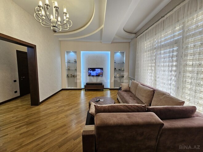 Сдаётся 3-комн. новостройка 125 м², м. Низами, photo 5 from 19