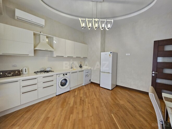 Сдаётся 3-комн. новостройка 125 м², м. Низами, photo 16 from 19