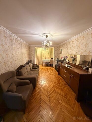 Satılır 3 otaqlı köhnə tikili 70 m², İnşaatçılar m., photo 1 from 12