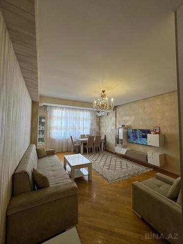 Продаётся 2-комн. новостройка 70 м², м. Кара Караев, photo 1 from 13