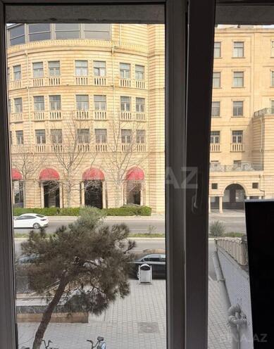 Продаётся 2-комн. вторичка 45 м², Ясамальский р., photo 1 from 13