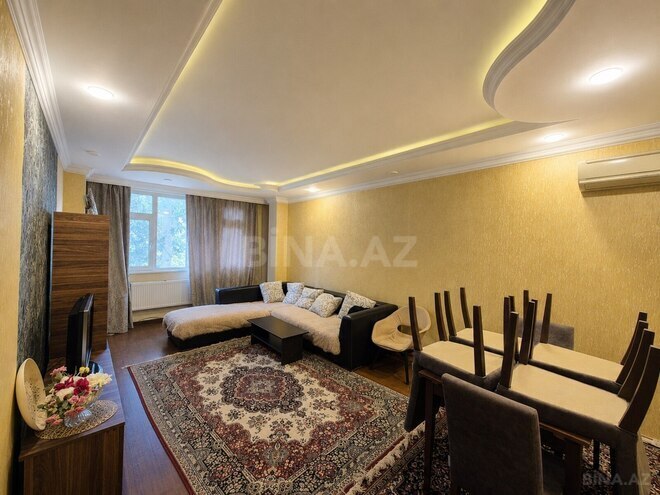 Продаётся 3-комн. вторичка 65 м², м. Элмляр Академиясы, photo 1 from 8