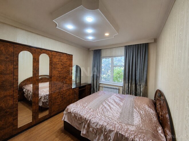 Продаётся 3-комн. вторичка 65 м², м. Элмляр Академиясы, photo 4 from 8