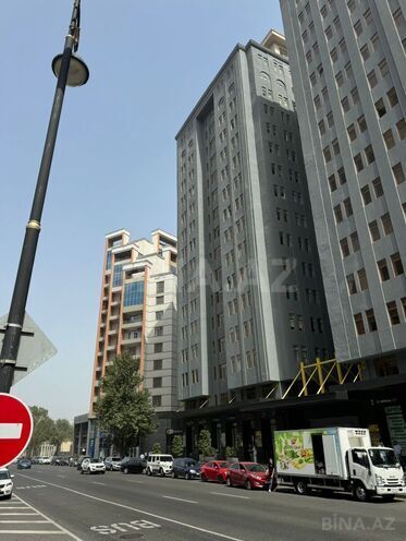 Сдаётся 2-комн. новостройка 102 м², м. Низами, photo 1 from 22