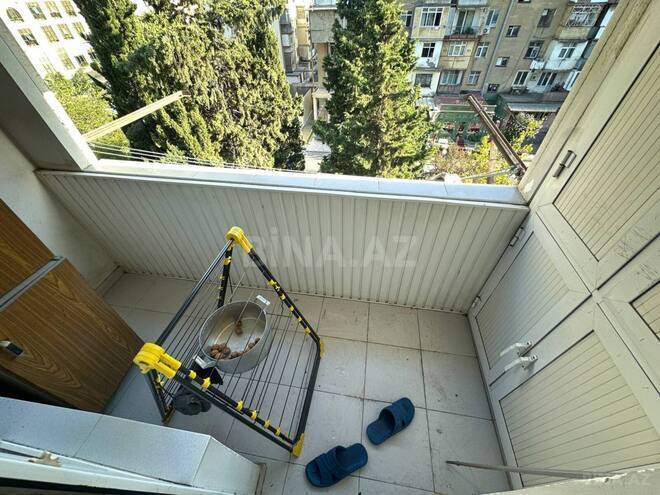 Satılır 3 otaqlı köhnə tikili 60 m², Yasamal q., photo 11 from 17