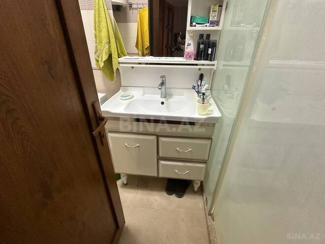 Satılır 3 otaqlı köhnə tikili 60 m², Yasamal q., photo 13 from 17