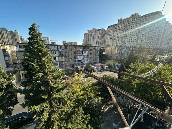 Satılır 3 otaqlı köhnə tikili 60 m², Yasamal q., photo 12 from 17