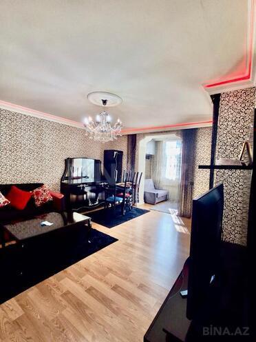 Продаётся 2-комн. вторичка 40 м², м. Кара Караев, photo 1 from 10