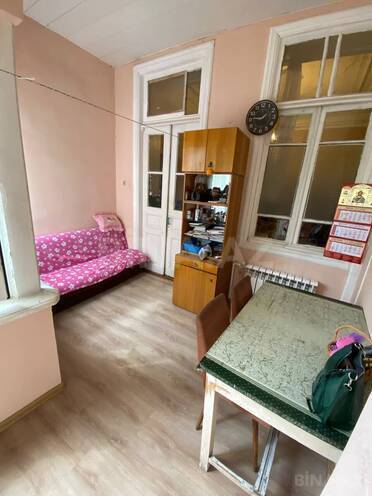 Сдаётся 3-комн. вторичка 80 м², м. Низами, photo 1 from 12