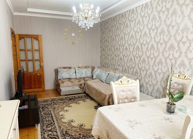 Satılır 3 otaqlı köhnə tikili 84 m², Yeni Günəşli q., photo 1 from 7