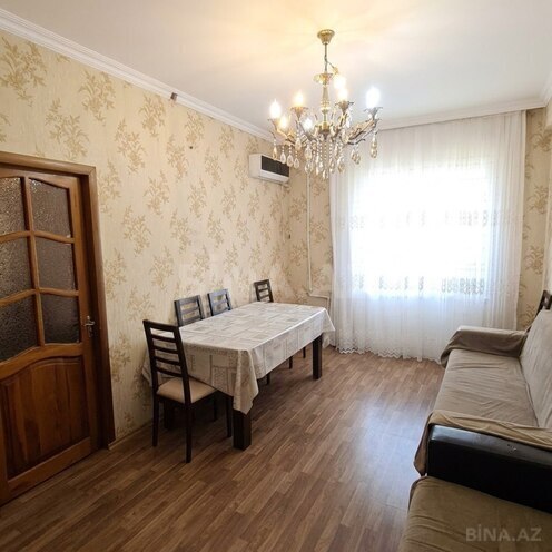 Satılır 4 otaqlı köhnə tikili 103.7 m², Yeni Günəşli q., photo 1 from 6