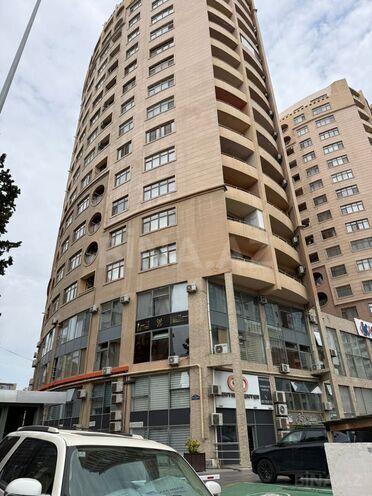 Продаётся 2-комн. новостройка 80 м², м. Элмляр Академиясы, photo 1 from 11