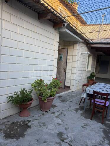 Satılır 4 otaqlı köhnə tikili 45 m², Maştağa q., photo 1 from 16