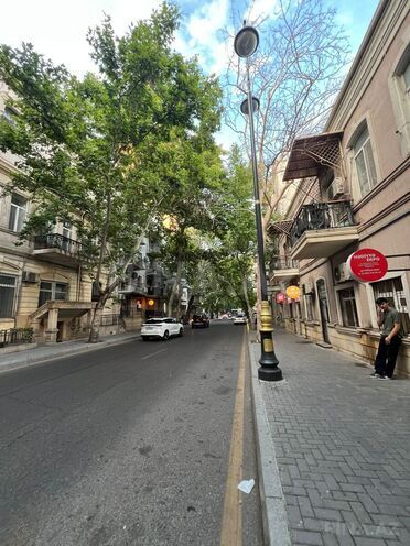 Satılır 1 otaqlı köhnə tikili 32 m², 28 May m., photo 1 from 7