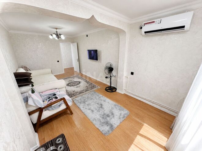 Продаётся 2-комн. вторичка 55 м², м. Нефтчиляр, photo 3 from 12