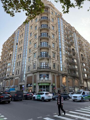 Продаётся 3-комн. новостройка 160 м², м. Низами, photo 1 from 22