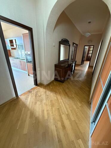 Продаётся 3-комн. новостройка 160 м², м. Низами, photo 3 from 22