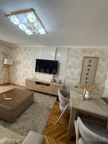 Satılır 3 otaqlı köhnə tikili 85 m², Sahil m., photo 1 from 6
