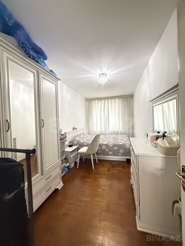 Продаётся 2-комн. вторичка 55 м², м. Иншаатчылар, photo 1 from 15