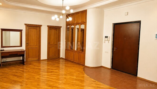 Satılır 4 otaqlı yeni tikili 211 m², 28 May m., photo 16 from 17