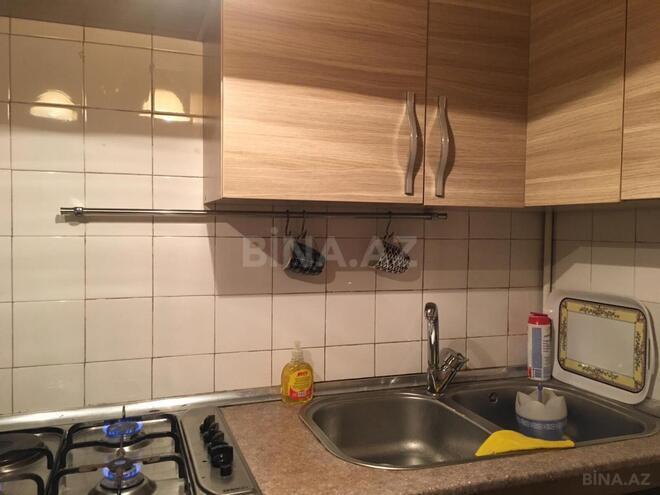 Satılır 3 otaqlı köhnə tikili 75 m², İnşaatçılar m., photo 15 from 17