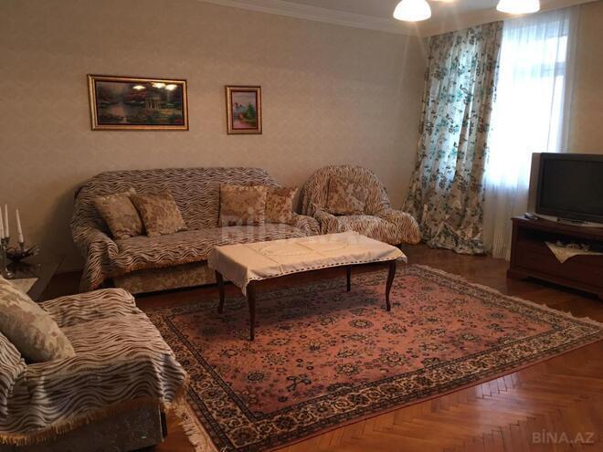 Satılır 3 otaqlı köhnə tikili 75 m², İnşaatçılar m., photo 11 from 17