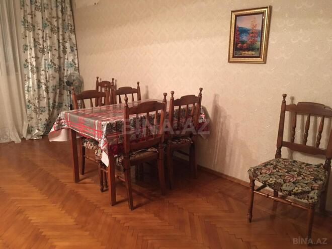 Satılır 3 otaqlı köhnə tikili 75 m², İnşaatçılar m., photo 14 from 17