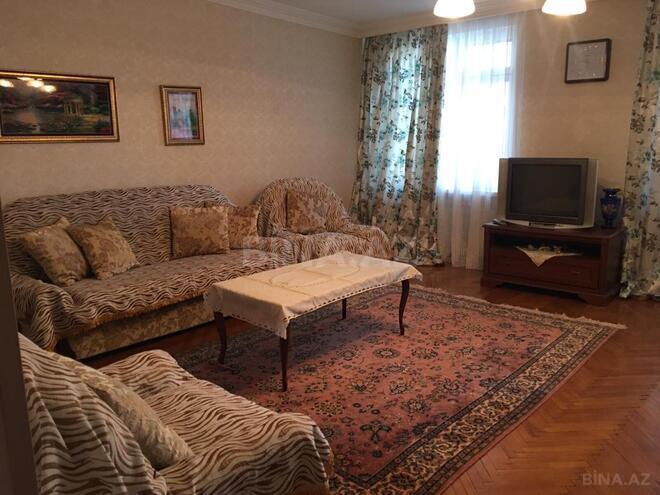Satılır 3 otaqlı köhnə tikili 75 m², İnşaatçılar m., photo 10 from 17