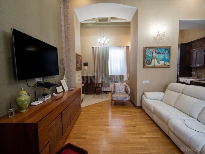 Satılır 3 otaqlı köhnə tikili 75 m², Sahil m., photo 8 from 22