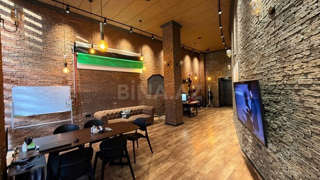 Продаётся 3-комн. офис 105 м², м. Иншаатчылар, photo 1 from 17