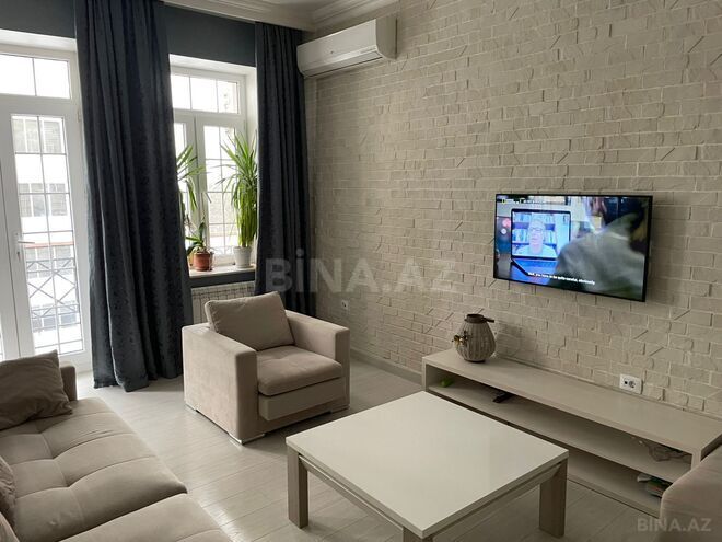 Продаётся 2-комн. вторичка 68 м², м. Ичеришехер, photo 4 from 28