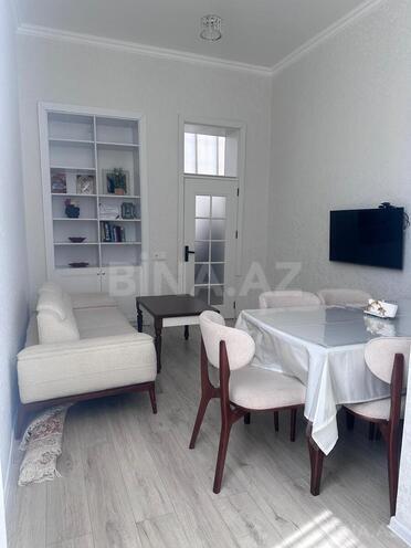 Продаётся 2-комн. вторичка 45 м², м. Низами, photo 1 from 22