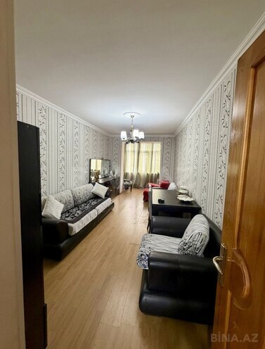 Продаётся 3-комн. вторичка 70.5 м², пос. Бадамдар, photo 1 from 12