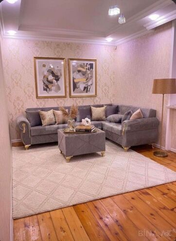 Satılır 2 otaqlı köhnə tikili 65 m², Bakıxanov q., photo 1 from 11