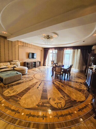 Satılır 3 otaqlı yeni tikili 161 m², 28 May m., photo 1 from 9