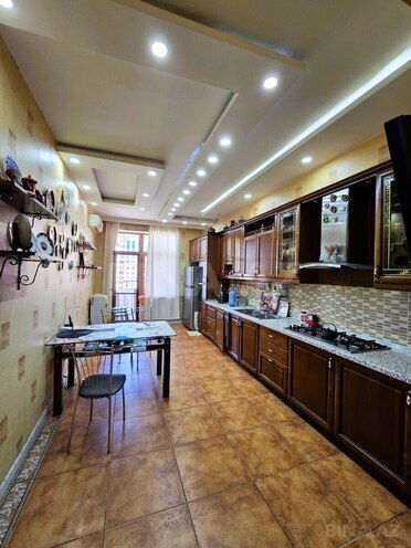 Satılır 3 otaqlı yeni tikili 161 m², 28 May m., photo 4 from 9